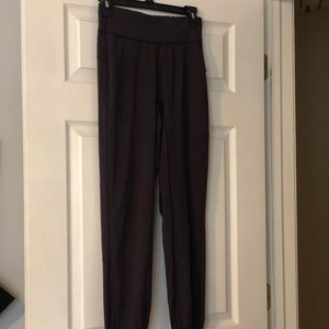 Lululemon Sun Setter Joggers Sz 4 worn once
